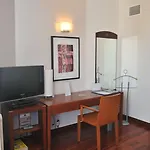 Maroa Hotel