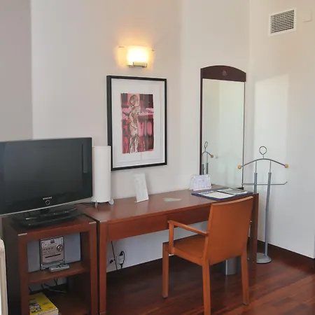 Maroa Hotel