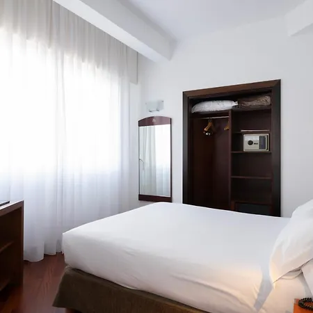 Hotel Maroa 4*