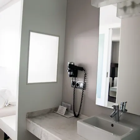 Hotel Maroa 4*